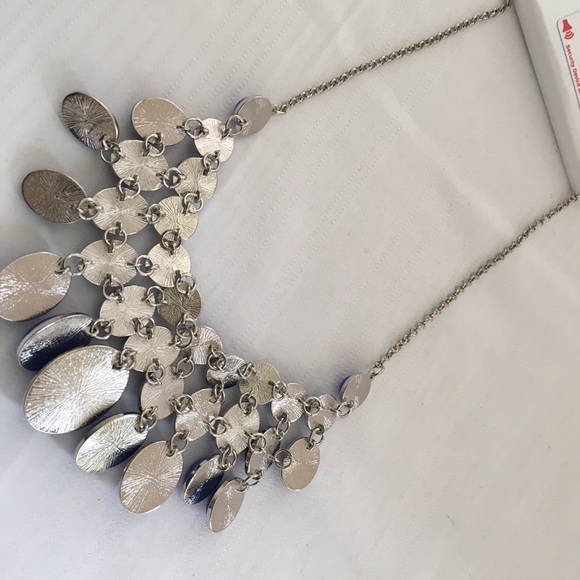 Stunning Bib Necklace blue + silver 18-20” - Picture 7 of 7